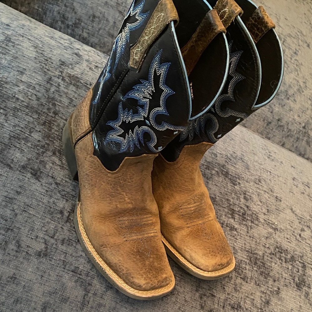 Ariat Kids Two-Tone Brown and Black Western Boots with Blue Stitching